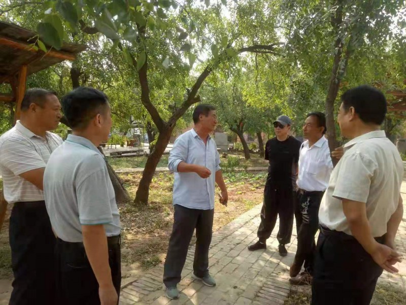 河北省工藝美術(shù)研究中心慶祝國慶七十華誕書畫展舉行