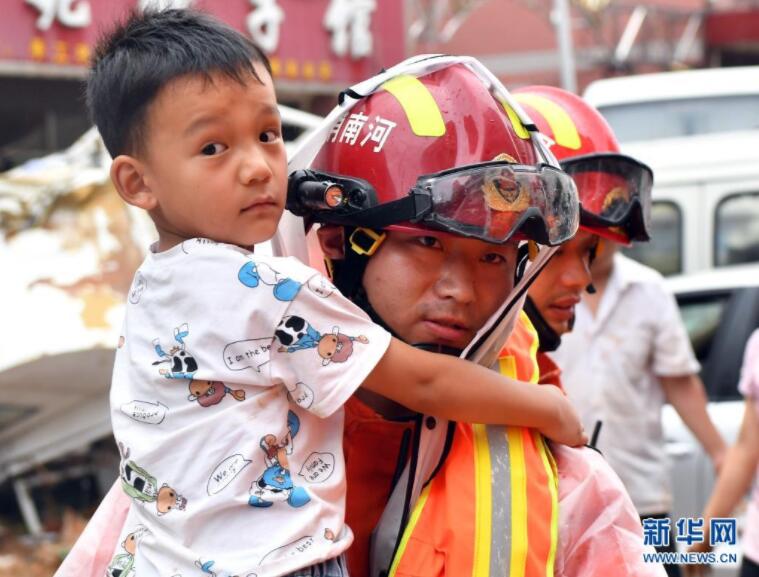 河南加油——把保障人民群眾生命財產(chǎn)安全放在第一位