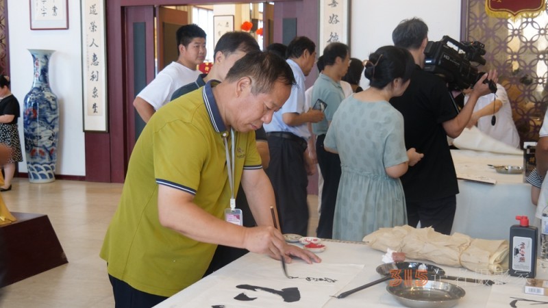 “肝膽相照”正念杯中國(guó)文藝名家文學(xué)書(shū)畫(huà)攝影青州采風(fēng)創(chuàng)作論壇暨頒獎(jiǎng)活動(dòng)成功舉辦